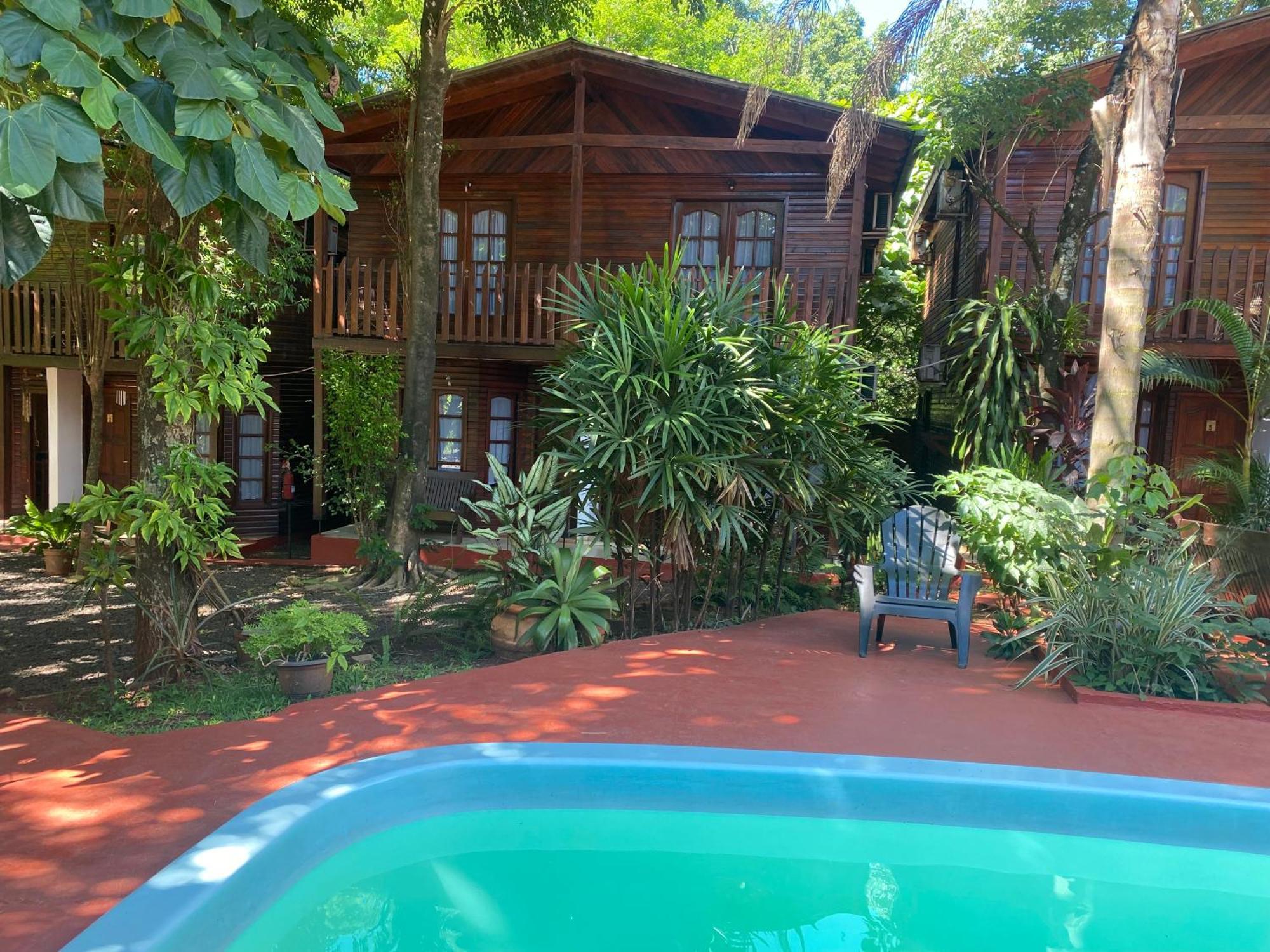 El Pindo Iguazu Aparthotel Puerto Iguazu Exterior photo