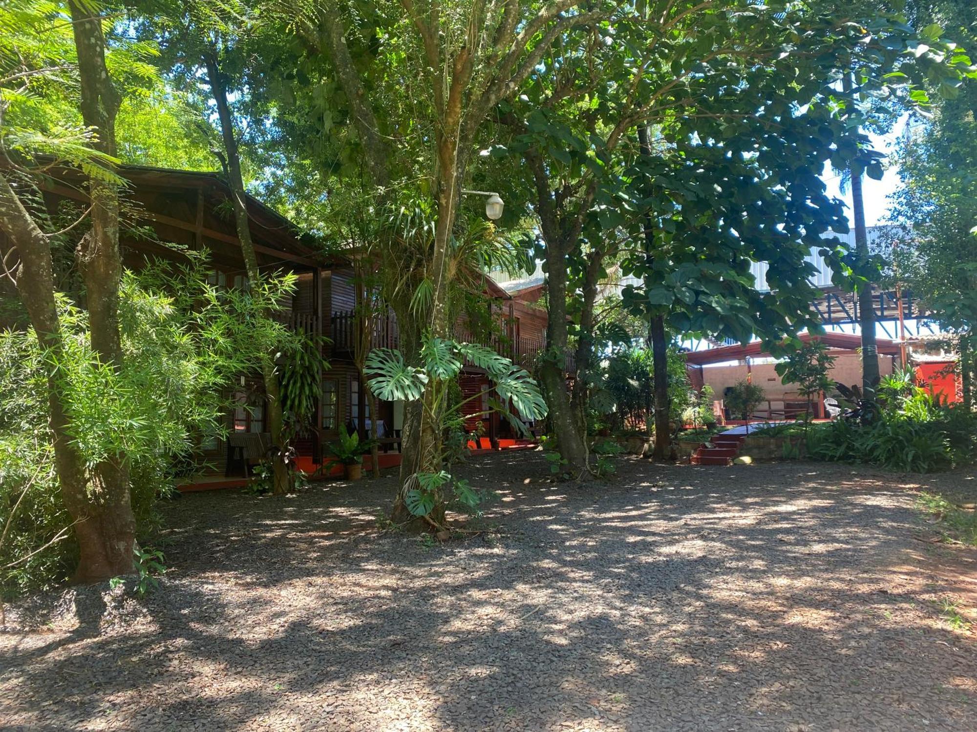 El Pindo Iguazu Aparthotel Puerto Iguazu Exterior photo